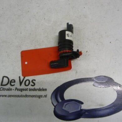 Citroen C6 2.7 HDiF V6 24V Windscreen washer pump 2006 643497