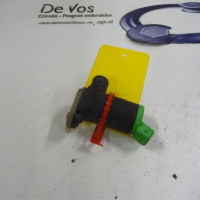 Peugeot 206 PLUS 1.4 XS Ruitensproeierpomp voor 2010 643460