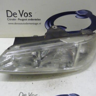 Peugeot 406 1.8 16V Headlight, left 1999 6204N0