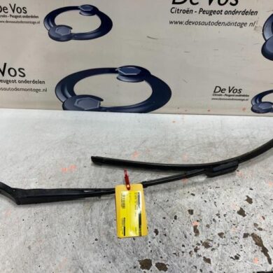 DS Automobiles DS7 Crossback  Front wiper arm 2018 1617039980