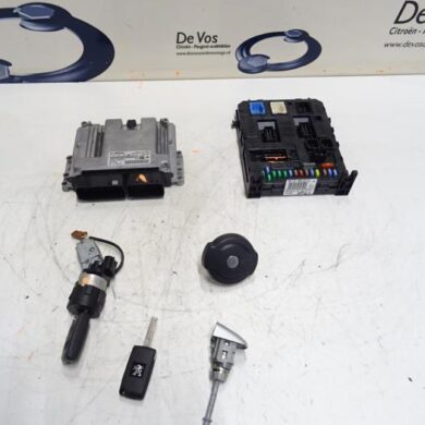 Peugeot 3008  Engine management computer BHZ-BHZBH01 2016 1612585380