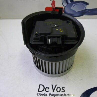 Peugeot 407 2.0 HDiF 16V Heating and ventilation fan motor 2005 6441S3