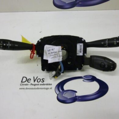 Peugeot 207  Steering column stalk 2010 6242YL