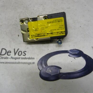 Citroen Xantia  Central locking motor 1998 9136J6