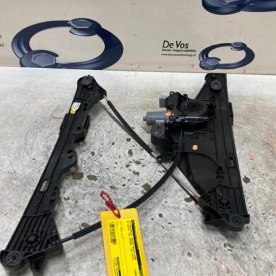 DS Automobiles DS3 Crossback 1.2 12V PureTech 130 Window mechanism 4-door, front right 2019 9828130680