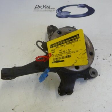 Peugeot 508  Fusee rechts-voor 2012 3647A9