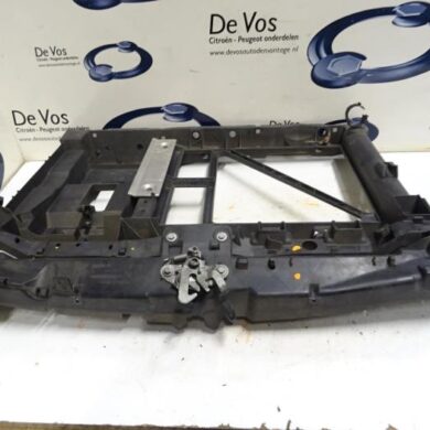 Peugeot 1007 1.4 Front panel 2006 7104FP