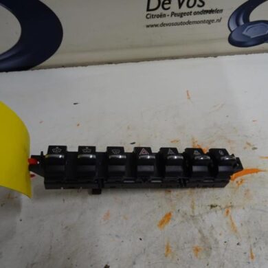 Peugeot 3008  Switch 2013 6490W7-98070048ZD