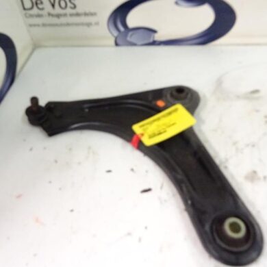 Peugeot 208  Front wishbone, left 2015 9670772080