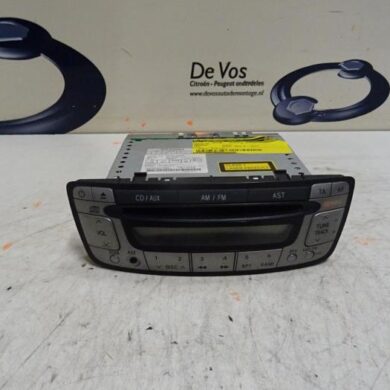 Peugeot 107 1.0 12V Radio CD Speler 2013 6564K6