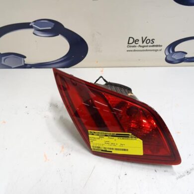 Peugeot 308 1.6 BlueHDi 120 Taillight, left 2014 9677818380