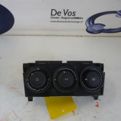 Peugeot 5008  Heater control panel 2010 6452P1