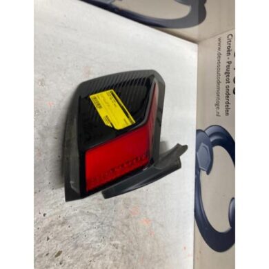 Peugeot 3008 1.6 16V HYbrid 225 Rücklicht links 2019 9810477180