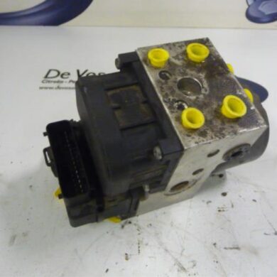 Citroen Xsara 1.6i 16V ABS Pomp NFU 2004 454153