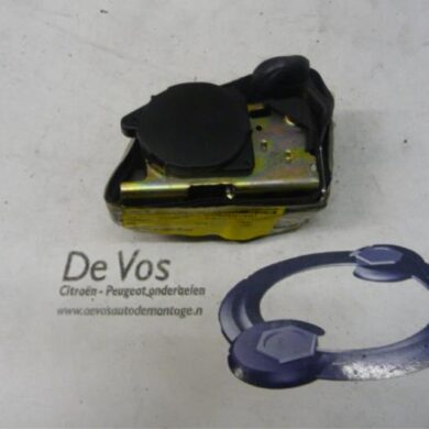 Peugeot 306 1.9 D,XND,XAD Rear seatbelt, right 1999 8973W8