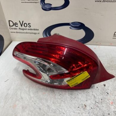 Peugeot 208 1.4 16V Achterlicht links 2012 9672628280