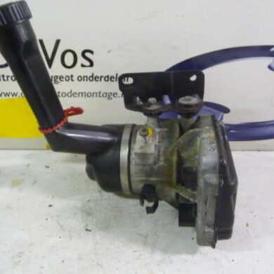 Peugeot 308 1.6 HDi 16V Power steering pump 9HZ 2008 400855