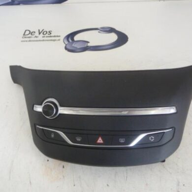Peugeot 308  Radio control panel 2015 96777660ZD