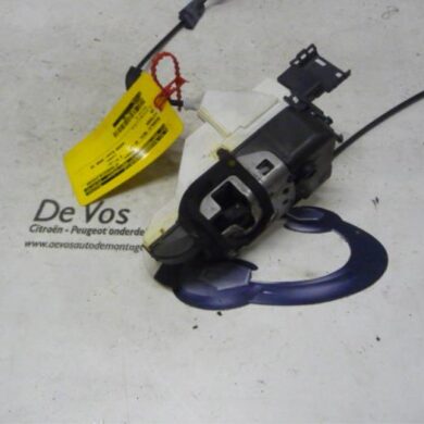 Citroen C5  Door lock mechanism 4-door, front left 2009 9135HN-9135CW
