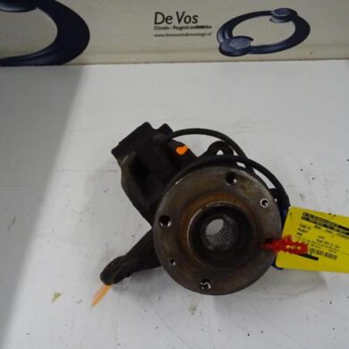 Peugeot 2008  Knuckle, front right 2013 364790