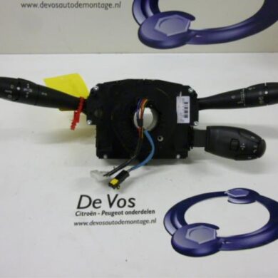 Peugeot 207  Steering column stalk 2011 6242YL