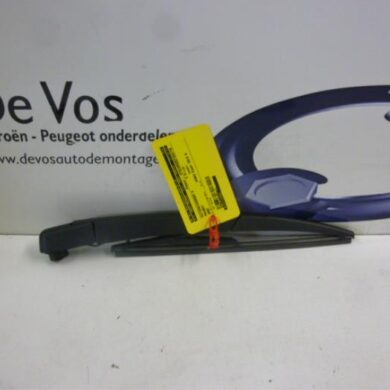 Peugeot 2008 1.2 Vti 12V PureTech 82 Rear wiper arm 2013 6429GN
