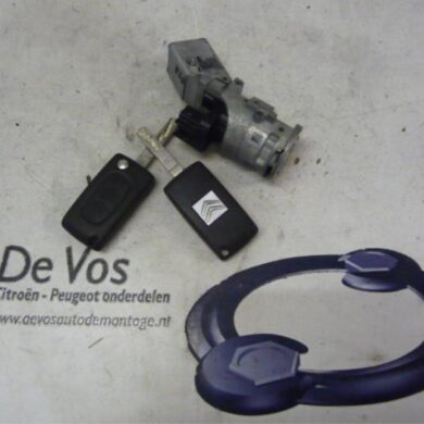 Citroen C6 2.7 HDiF V6 24V Ignition lock + key 2008 4162EA