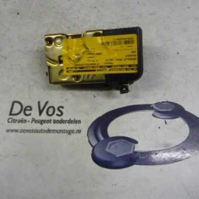 Peugeot 406 2.0 HDi 110 Deurslot Mechaniek 4Deurs rechts-voor 2000 9136J6