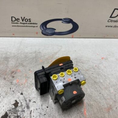 Peugeot 208 1.2 Vti 12V PureTech 82 ABS Pomp HMZ 2014 1611371980-1611587180-9807866380