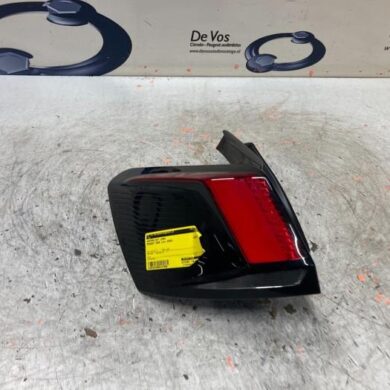 Peugeot 3008 1.2 12V e-THP PureTech 130 Rücklicht links 2020 9810477180