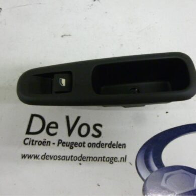 Peugeot 3008 1.6 HDiF 16V Elektrisch Raam Schakelaar 2009 6490X7