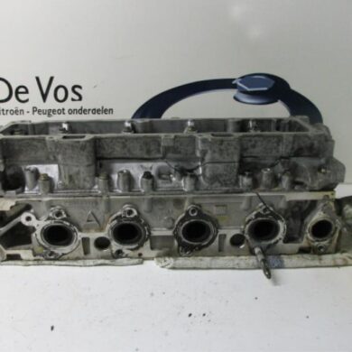Peugeot 1007 1.4 HDI Cylinder head 8HZ 2006 0200CN-0200FP