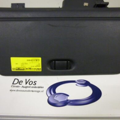 Peugeot 106 1.6 Griffe,Gentry Glovebox 1995 8220F5