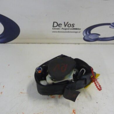 Peugeot 308  Seatbelt tensioner, right 2008 8975K5