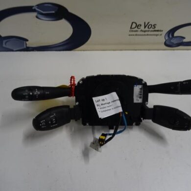 Peugeot 207  Steering column stalk 2009 6242YL