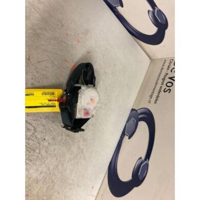 Peugeot 107 1.0 12V Seatbelt tensioner, left 2011 8974LL