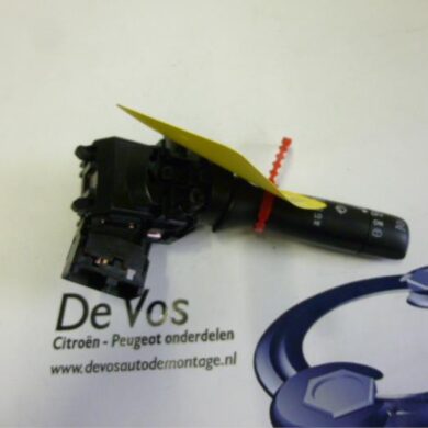 Peugeot 107 1.0 12V Ruitenwis Schakelaar 2012 6239SA