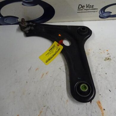 Peugeot 208  Front wishbone, left 2016 9670772080