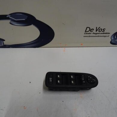 Citroen C5 1.6 16V THP 155 Multi-functional window switch 2010 6490NR