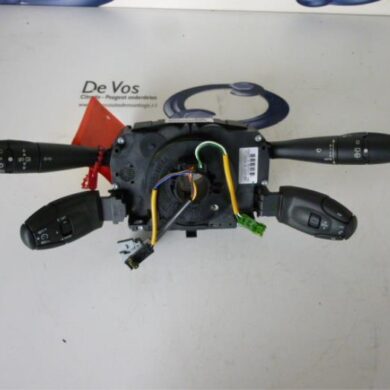 Peugeot 207  Steering column stalk 2007 624241