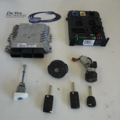 Peugeot 308 1.6 HDi 16V FAP Engine management computer 9HR-9HR9H05 2010 194473-194474