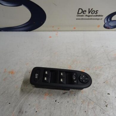Peugeot 508  Combischakelaar ramen 2011 6490NT