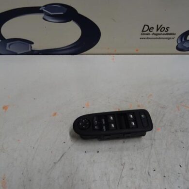 Citroen C3 1.2 PureTech 12V e-THP Combischakelaar ramen 2016 6490AZ