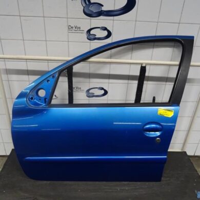 Peugeot 206 1.4 16V Door 4-door, front left 2005 9002K5
