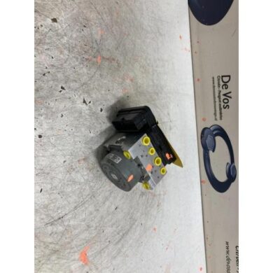 Peugeot 2008 1.2 12V e-THP PureTech 110 ABS Pomp HNZ 2018 1636317680-9822654880