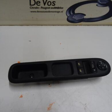 Peugeot 3008  Multi-functional window switch 2010 6490X4