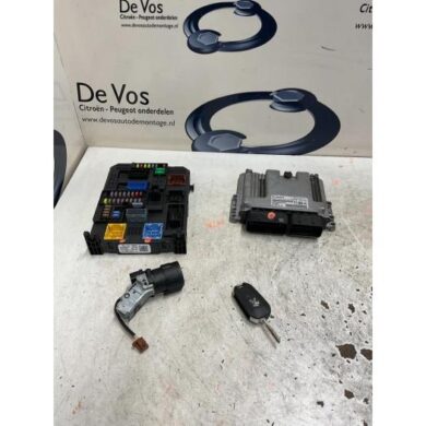 Peugeot 5008 1.5 BlueHDi 130 Steuergerät Motormanagement YHZYHZ-YH01 2018 1636540180-1673942980-9830225780-1673943180