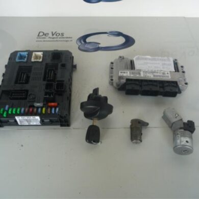 Peugeot 307 1.6 16V Computer Motormanagement NFU 2005 1940SC