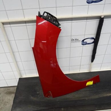 Peugeot 308  Kotflügel rechts vorne 2011 7841Y1