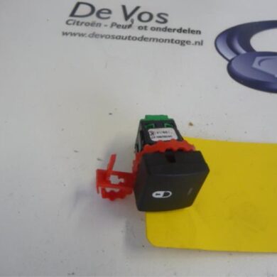 Peugeot Partner 1.6 HDI 90 Switch 2014 6490E1